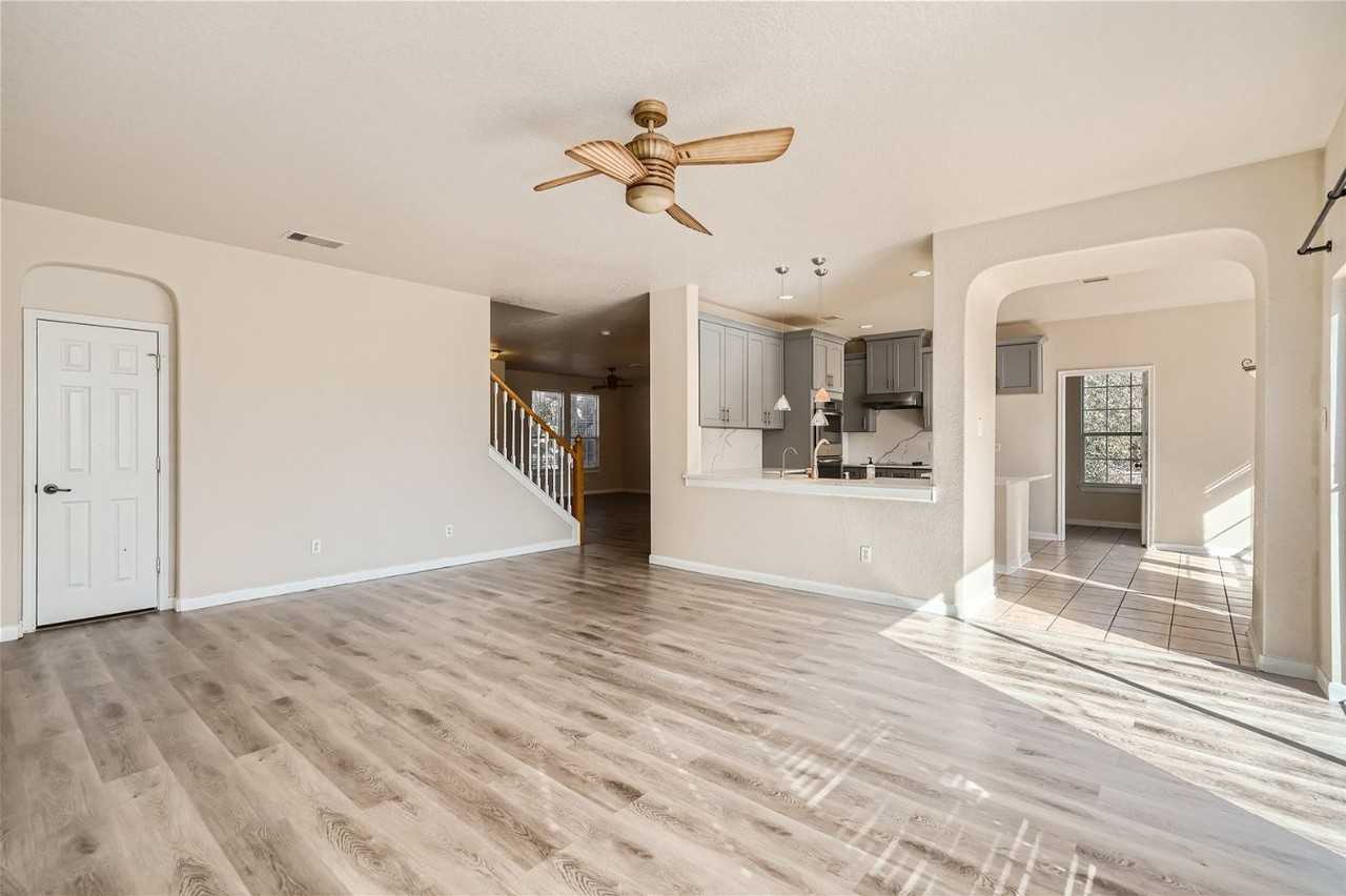 22302 Mesa Path - Photo 2 of 12