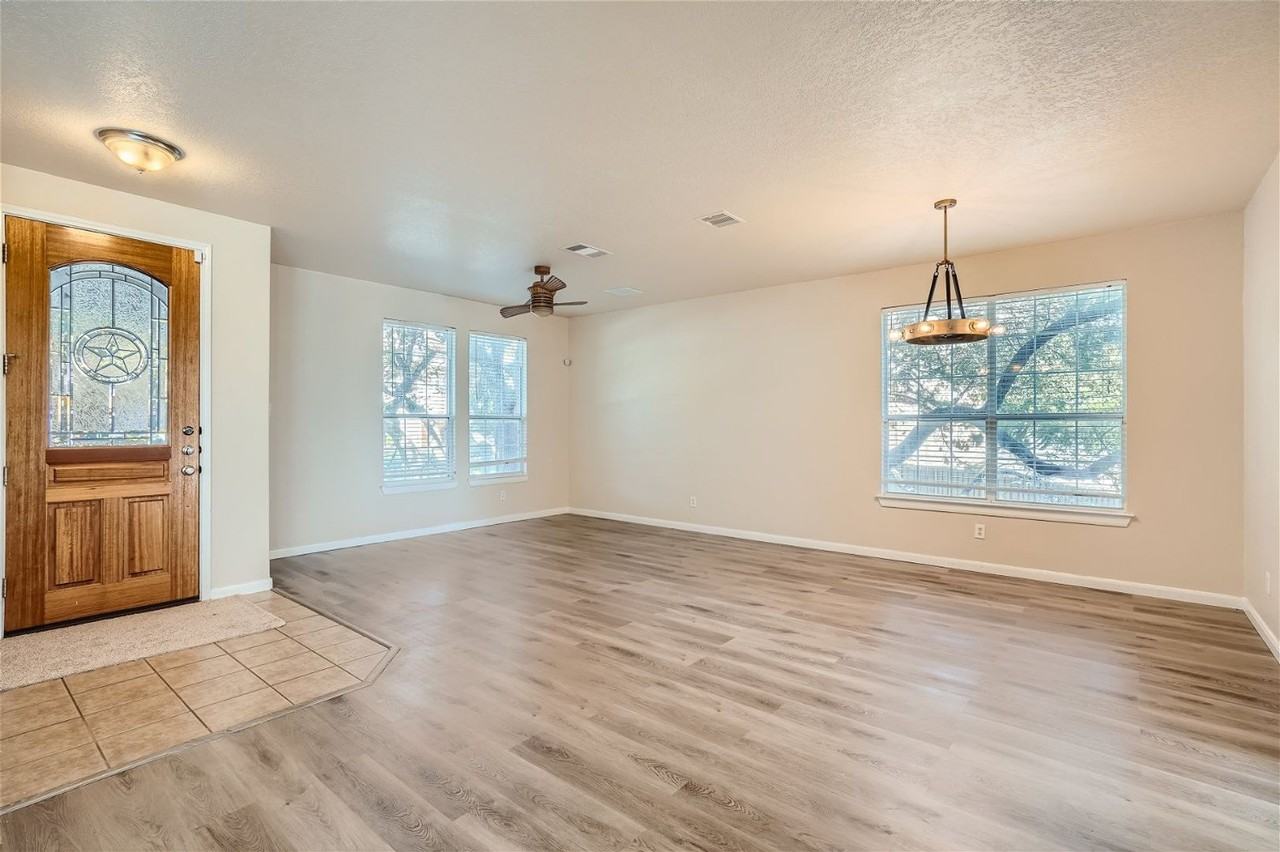 22302 Mesa Path - Photo 3 of 12
