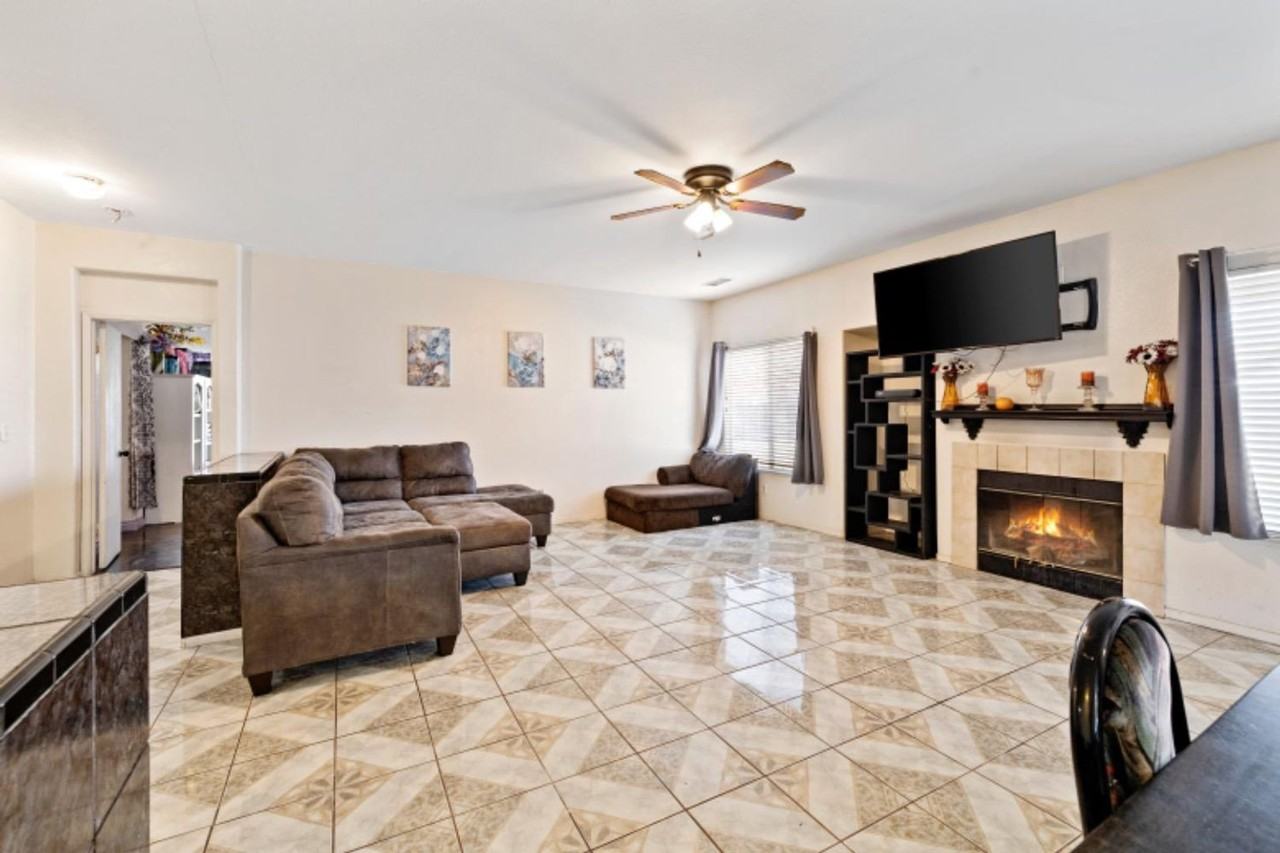 3159 Joy Ct - Photo 3 of 18