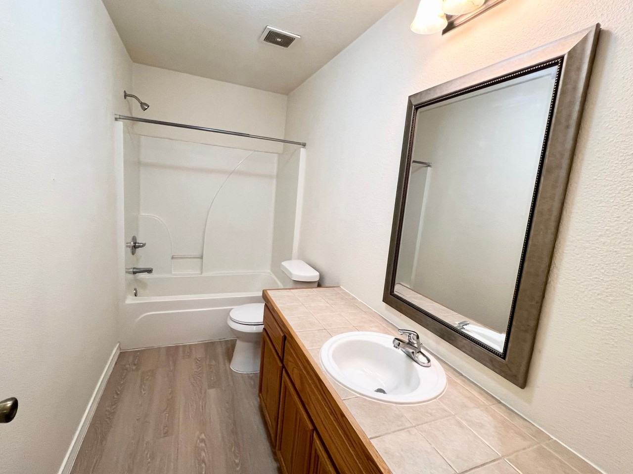 220 Sandstone Dr - Photo 3 of 12
