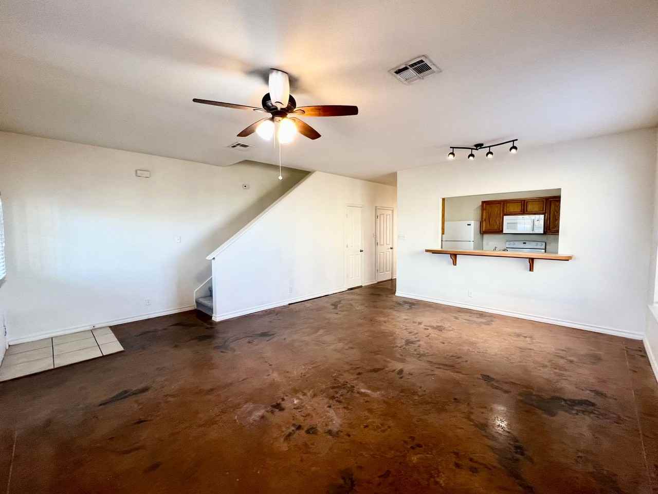220 Sandstone Dr - Photo 7 of 12