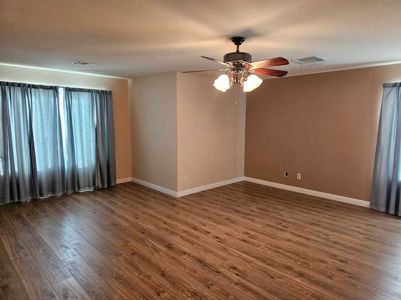 17979 N 89th Ln - Photo 5 of 27