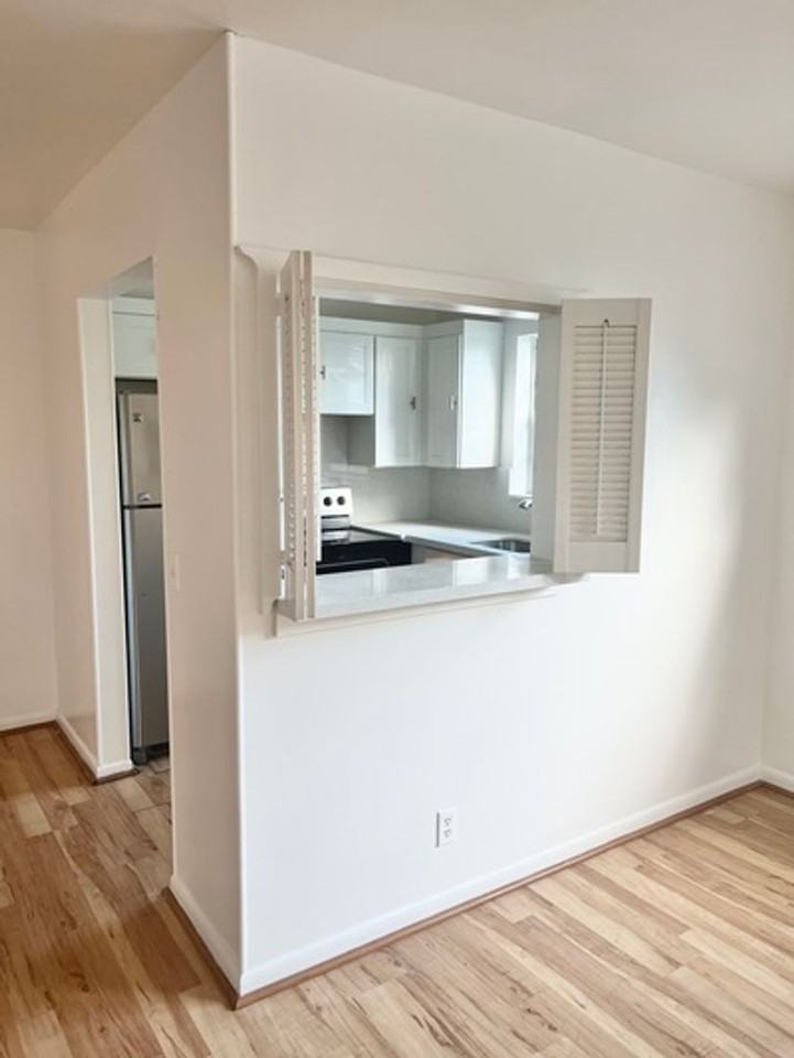 89 Sheffield D - Photo 2 of 6