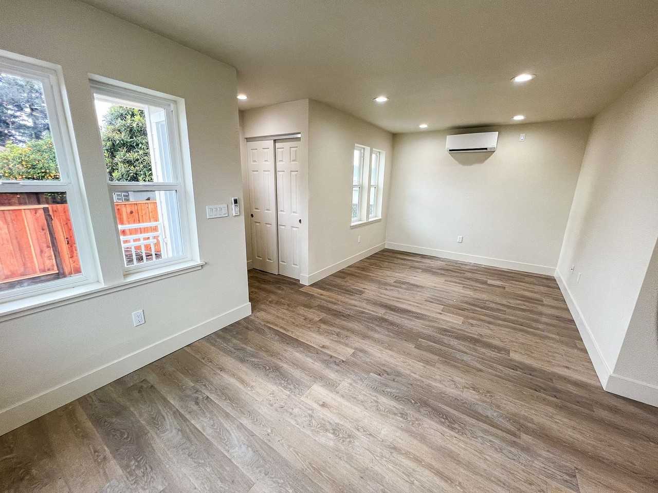 741 Fargo Ave - Photo 2 of 14