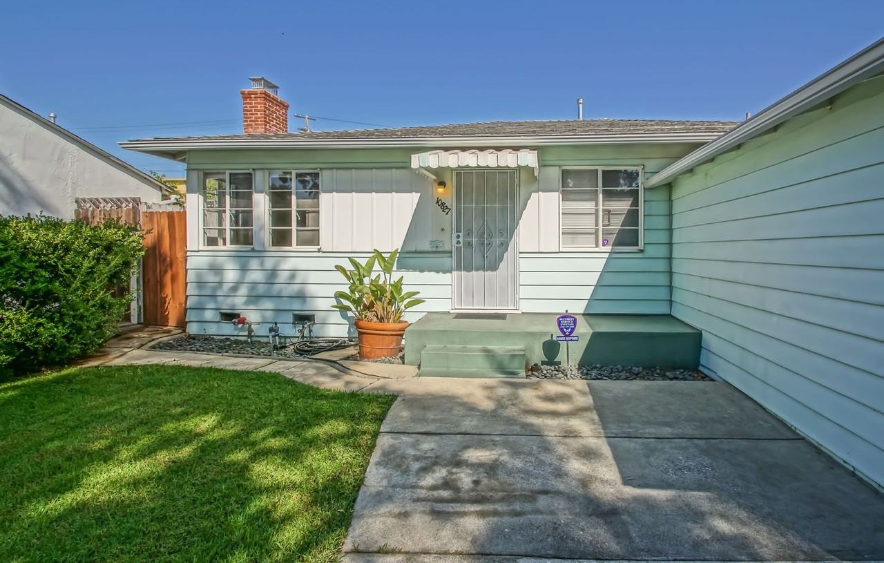 10827 Woodbine St - Photo 2 of 41