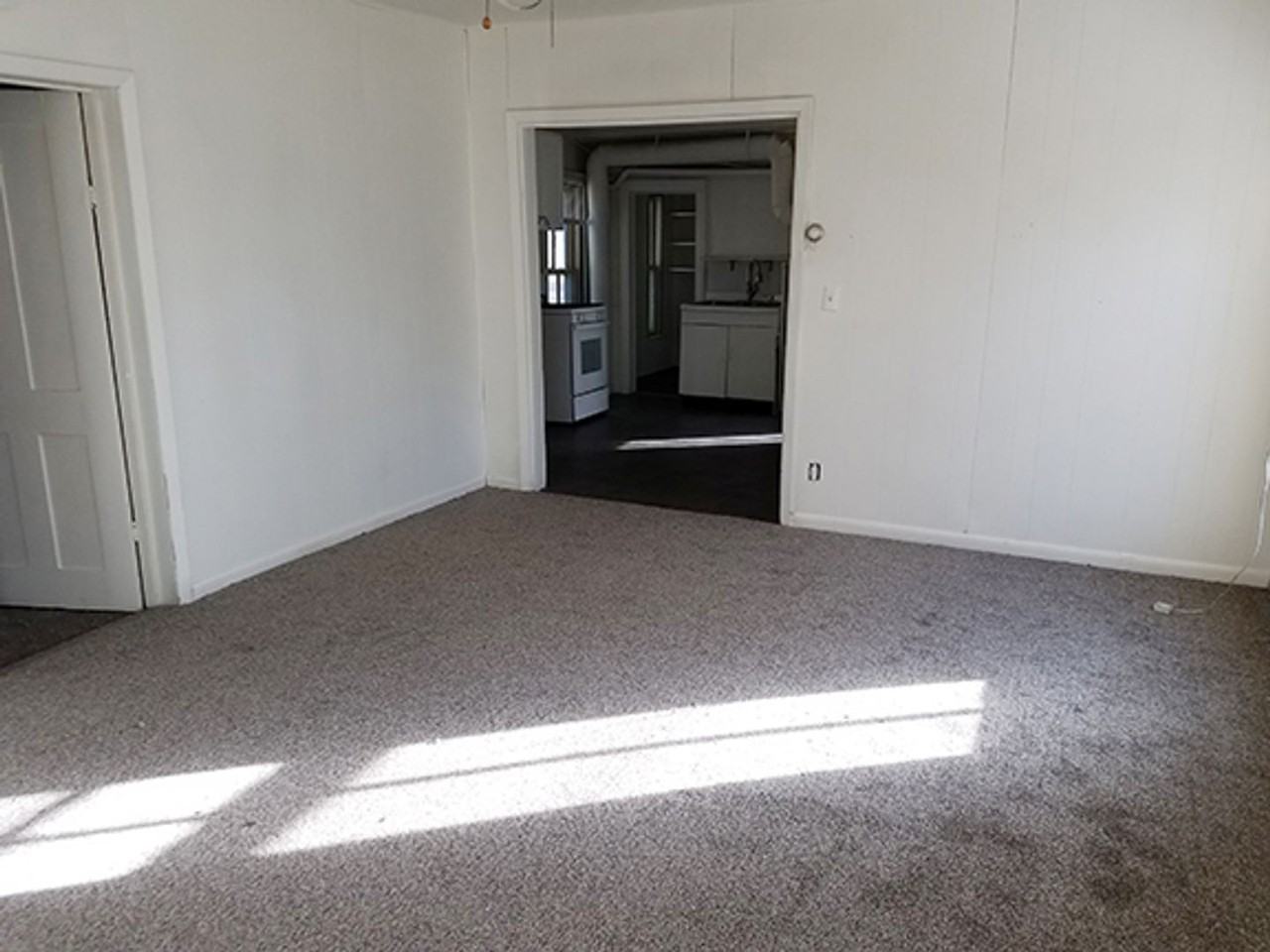 802 Charles St - Photo 2 of 14