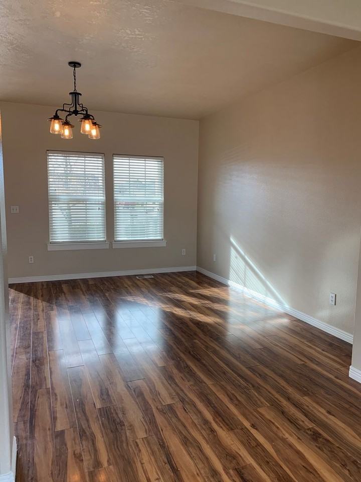 10600 Avalon St - Photo 5 of 14