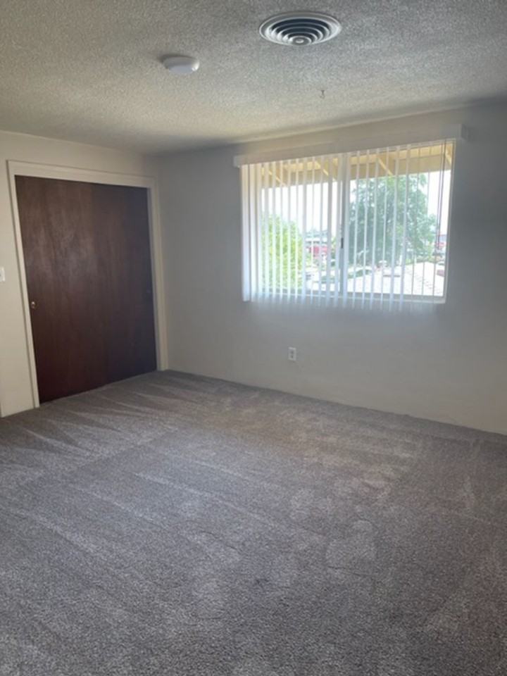 6244 Westside Rd - Photo 6 of 13