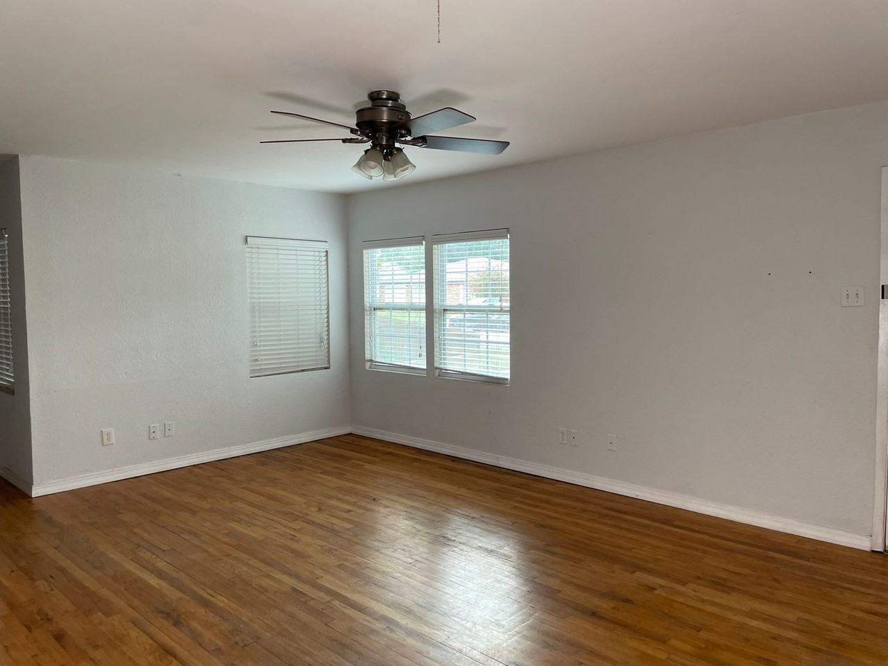 3511 25th St - Photo 2 of 12