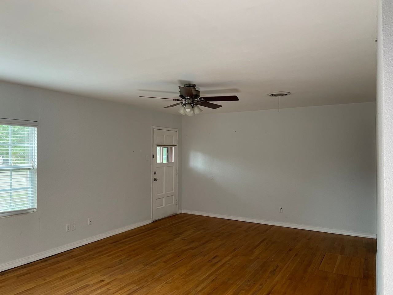 3511 25th St - Photo 3 of 12