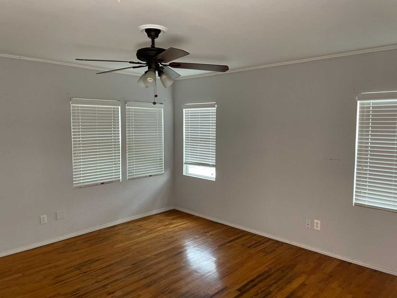 3511 25th St - Photo 6 of 12