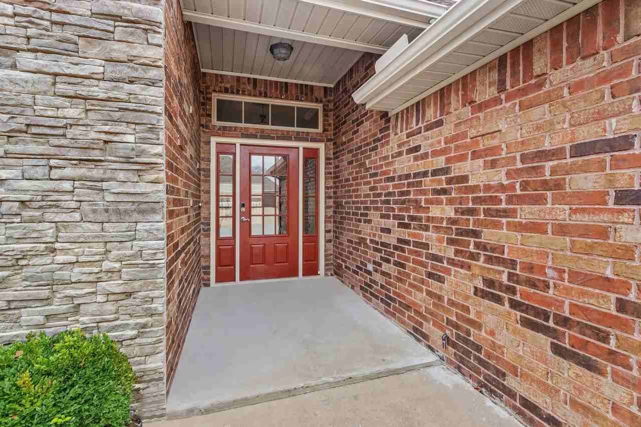 1130 Torbay Trce - Photo 2 of 24