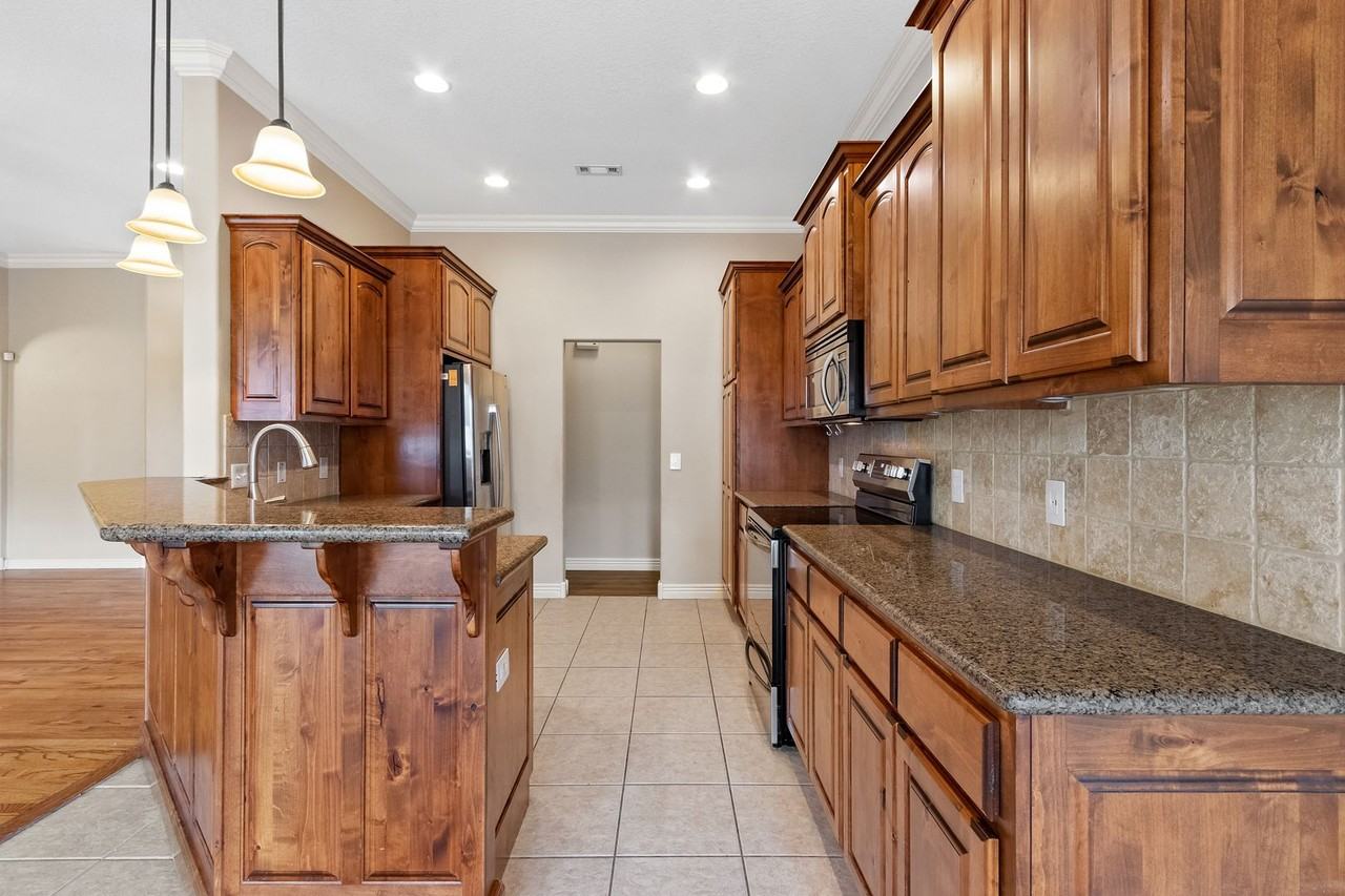 1130 Torbay Trce - Photo 7 of 24