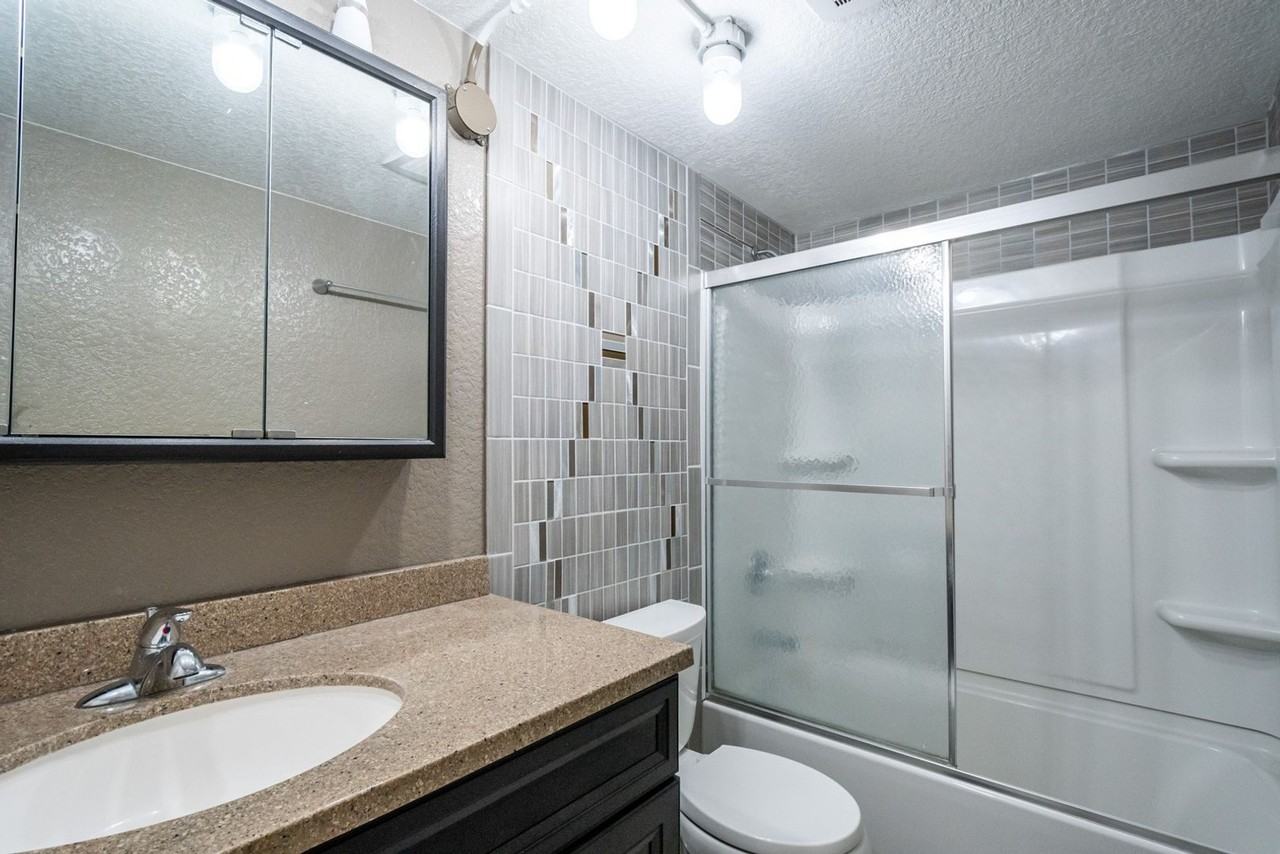 401 Grandview Ct - Photo 7 of 14