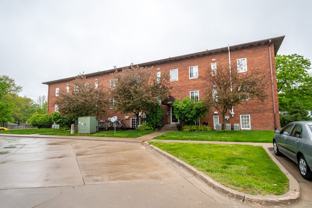 401 Grandview Ct - Photo 1 of 1