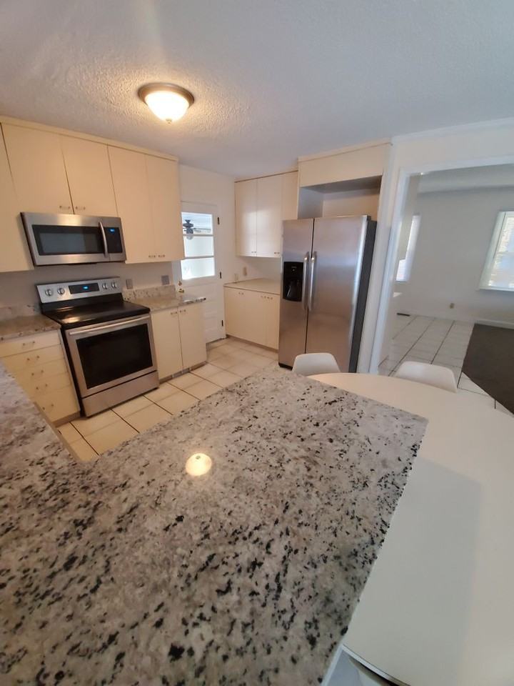 6051 Satterwhite Road - Photo 6 of 25