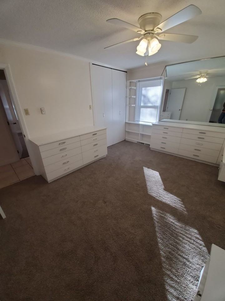 6051 Satterwhite Point Rd - Photo 4 of 25