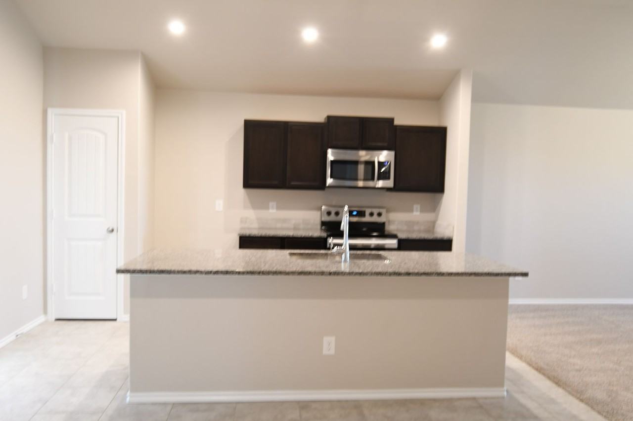 13311 Vernon Avenue - Photo 4 of 19