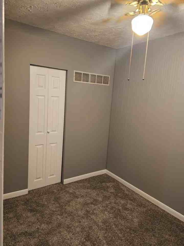 6137 Logan Ave - Photo 4 of 11