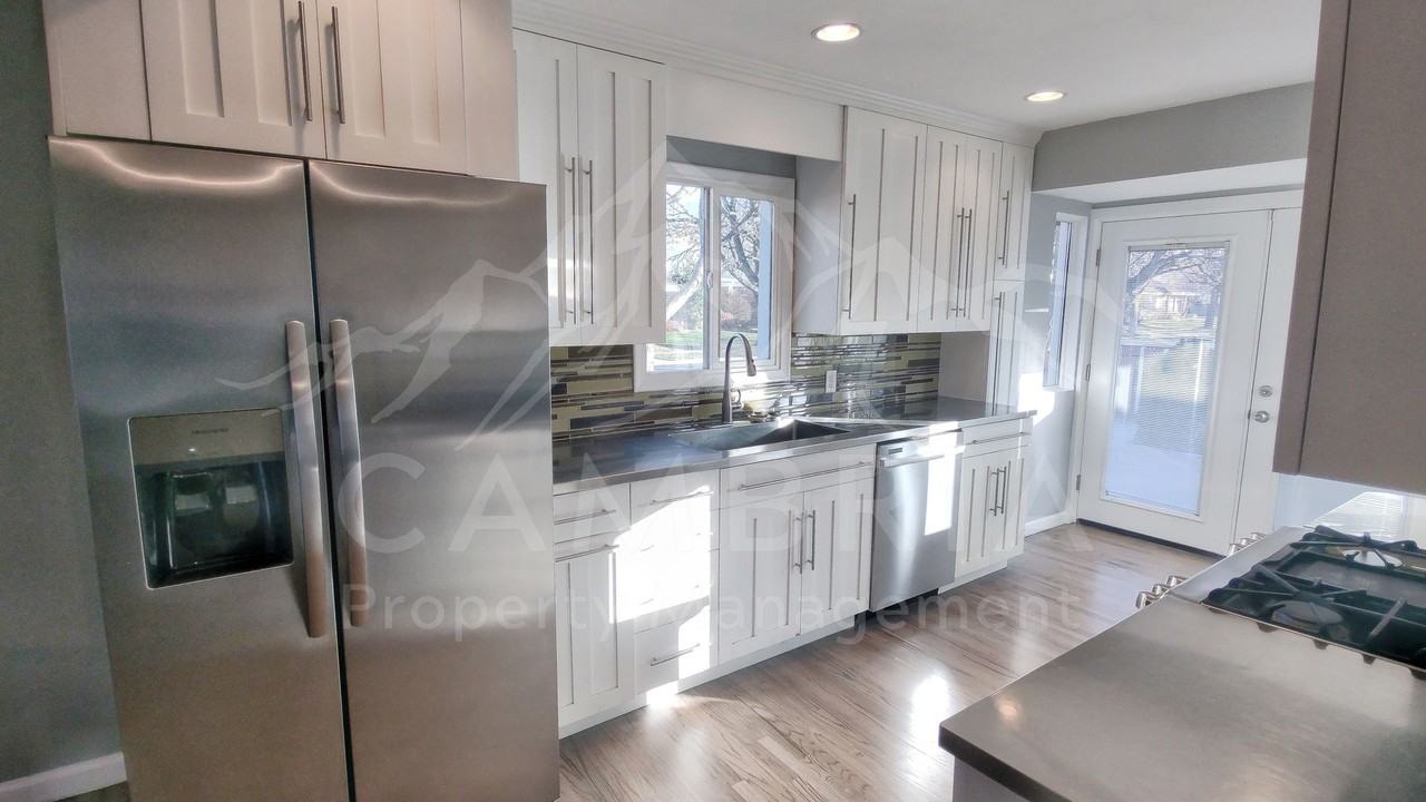 1852 E Hillcrest Ave - Photo 5 of 27