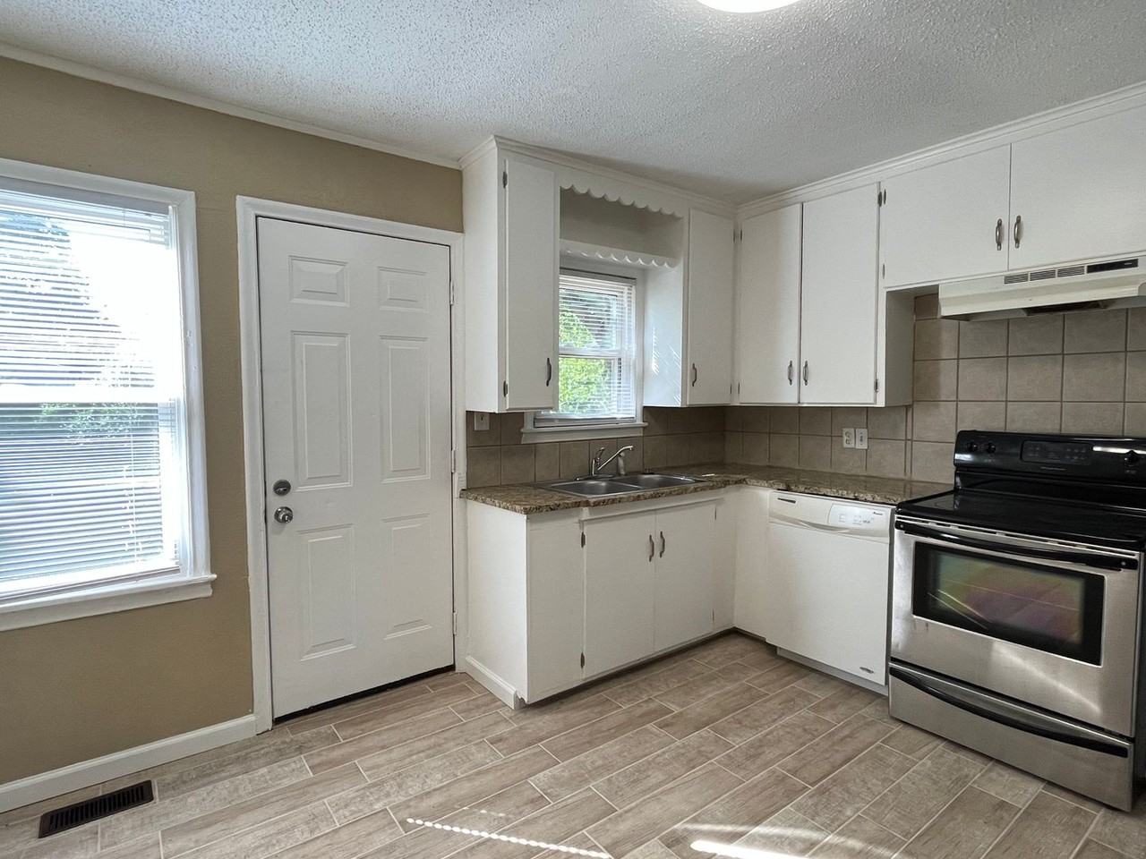 4726 S Boston Pl - Photo 3 of 14
