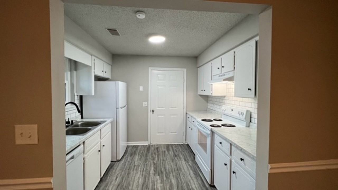 184 Sequoia Cir - Photo 4 of 12