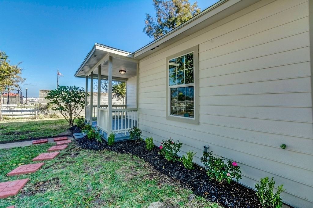 1001 9th Ave N - Photo 3 of 32