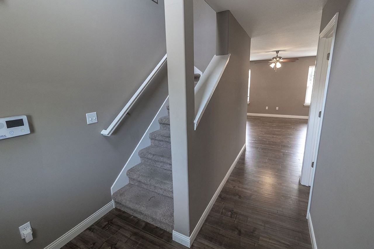 2807 Amberwood Ct - Photo 2 of 37