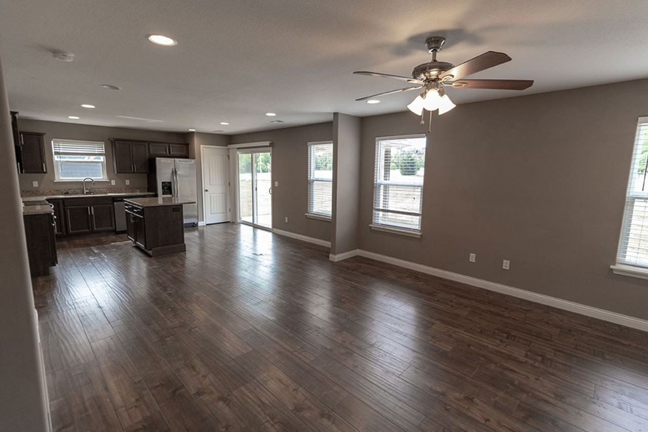 2807 Amberwood Ct - Photo 3 of 37