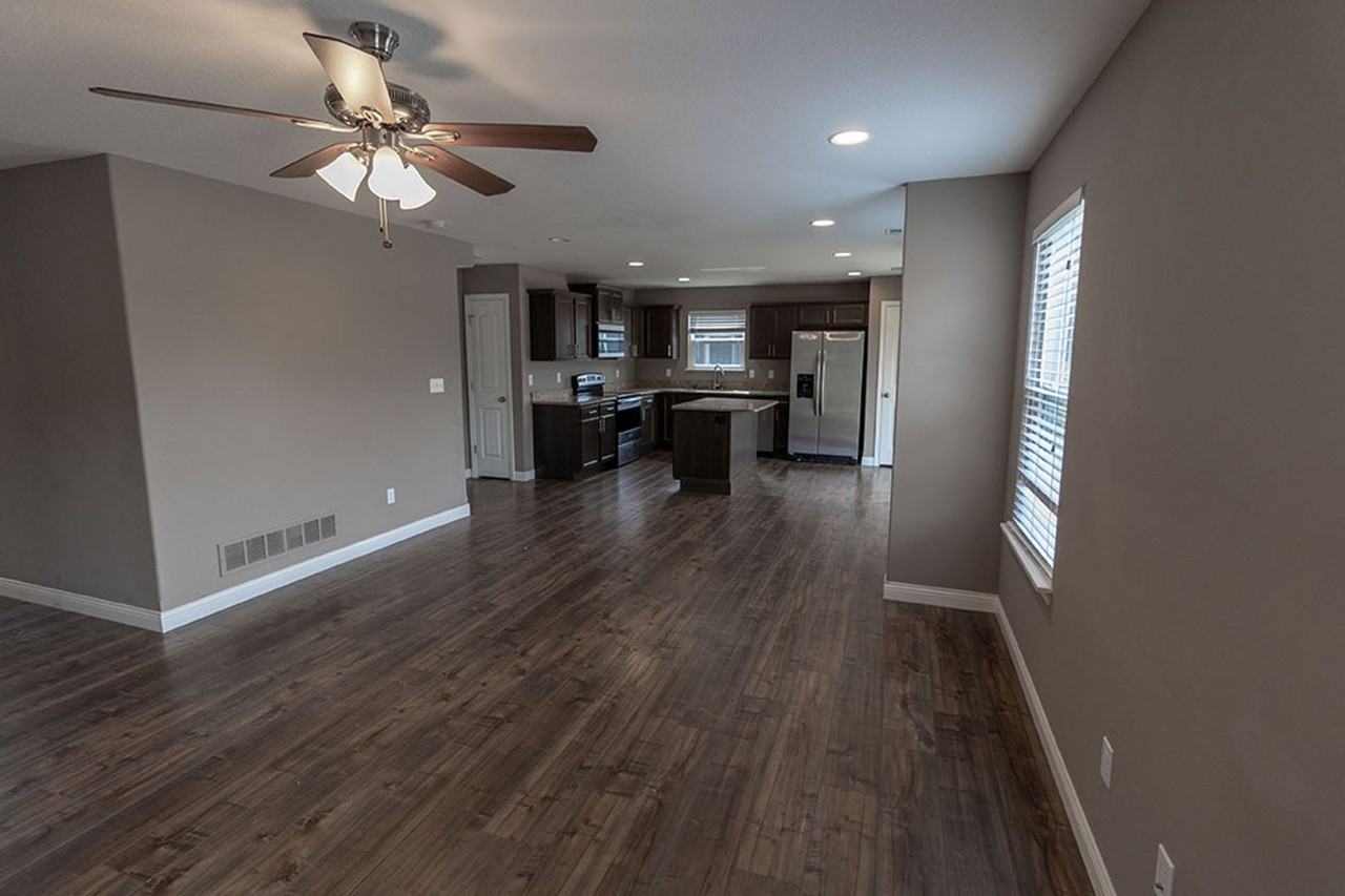 2807 Amberwood Ct - Photo 4 of 37