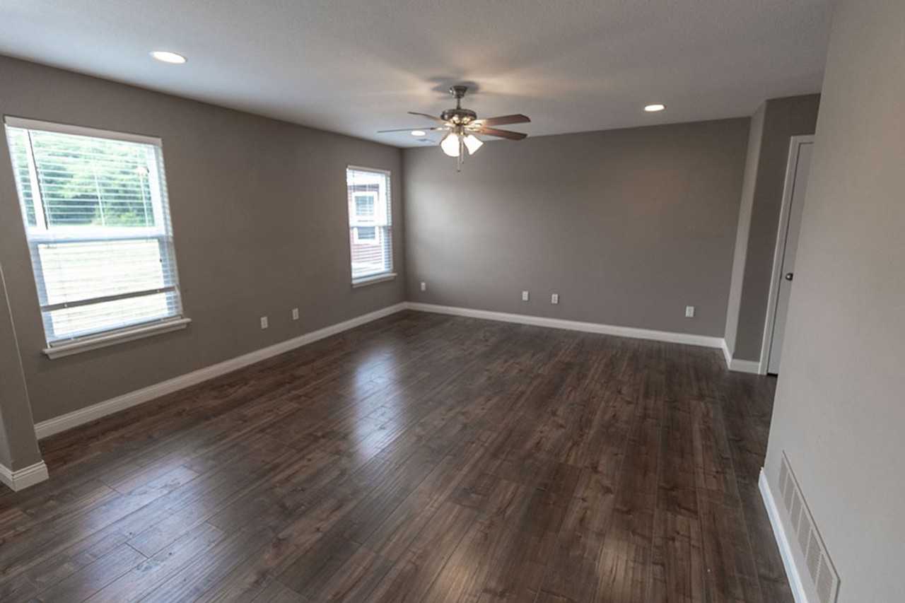 2807 Amberwood Ct - Photo 6 of 37