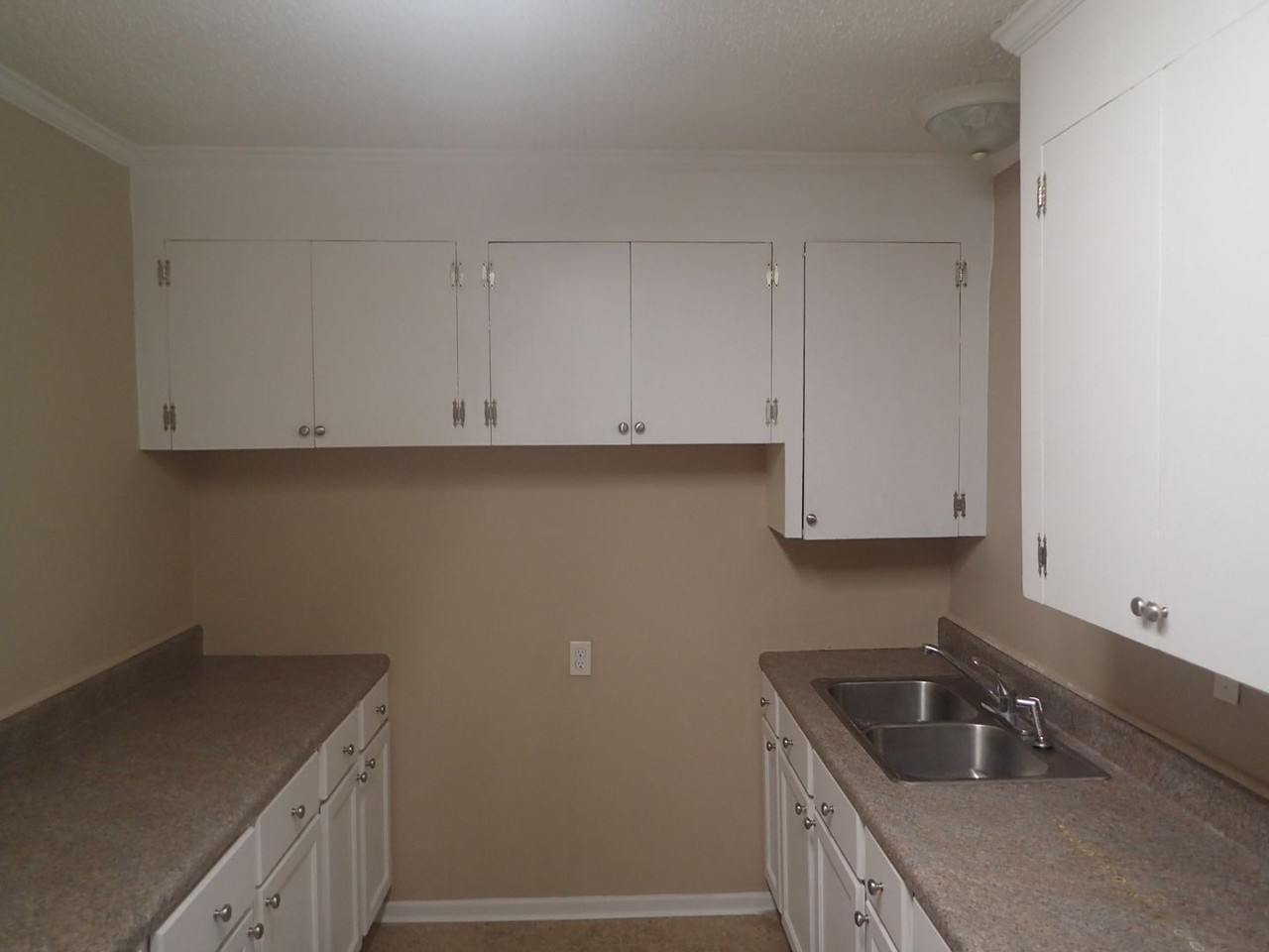 1808 Charlton St - Photo 7 of 18