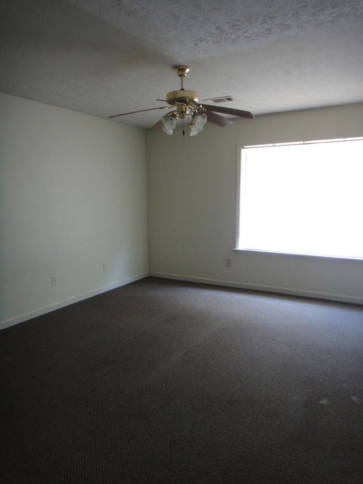 213 Harmon Dr - Photo 7 of 10