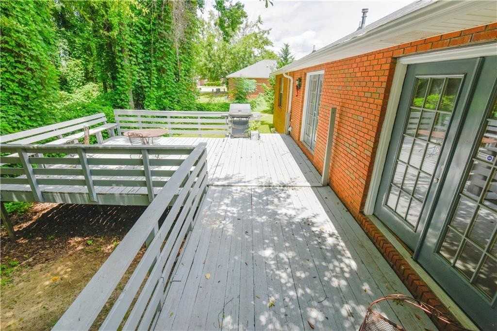 1990 Bluff Ct - Photo 5 of 20