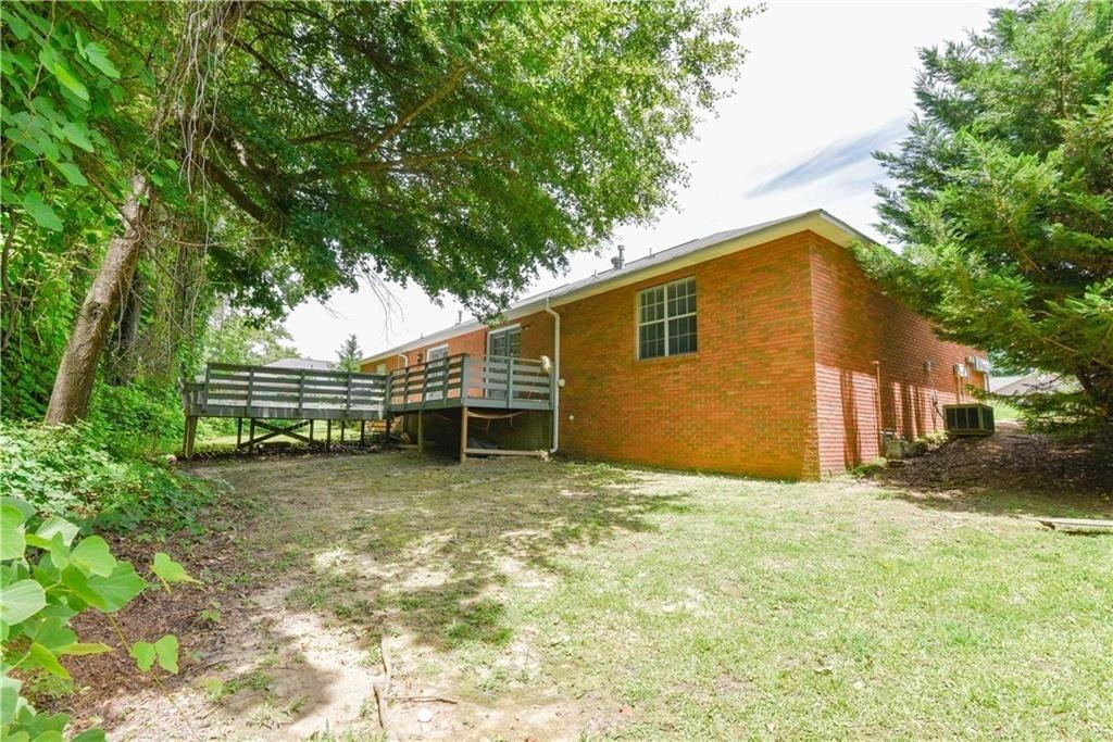 1990 Bluff Ct - Photo 7 of 20