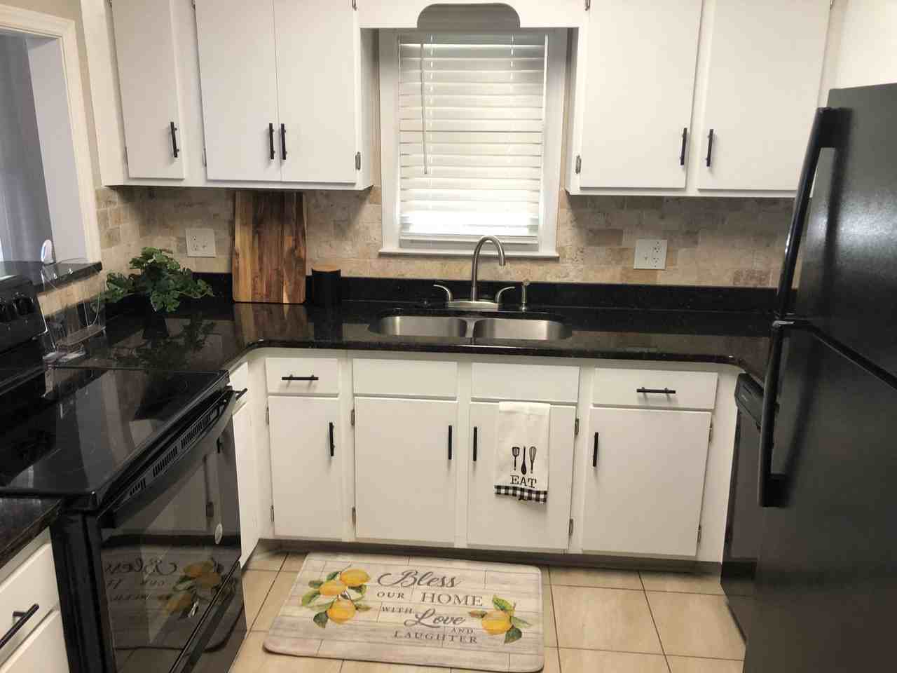 803 E Magnolia Ave #A - Photo 3 of 11