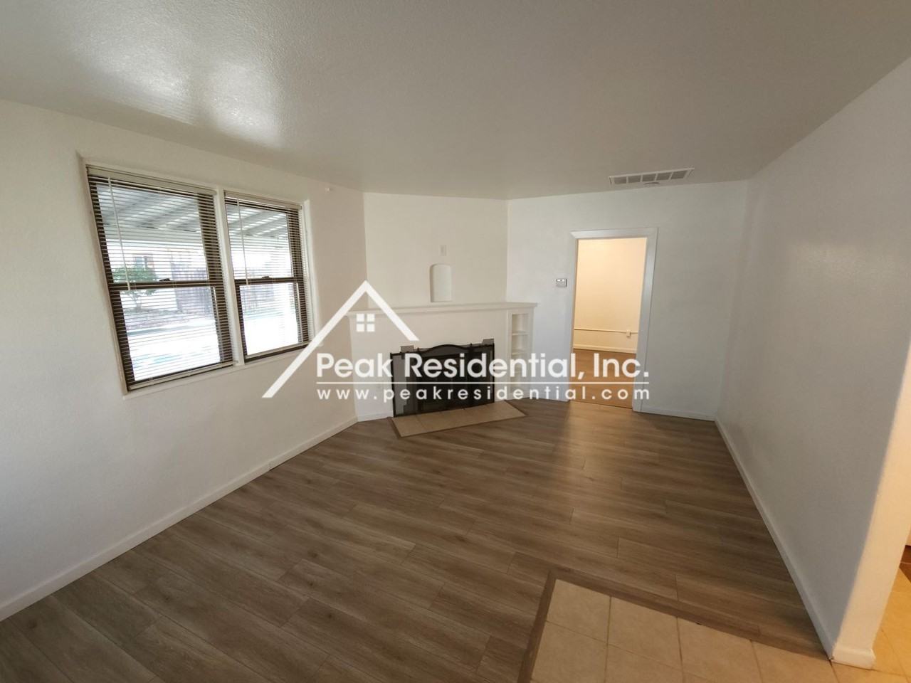 6727 5th St - Photo 3 of 11