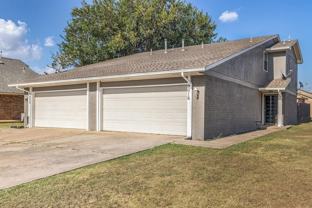 9016 9016 - 9020 N Rockwell Dr - 9020 #9020 - Photo 1 of 1