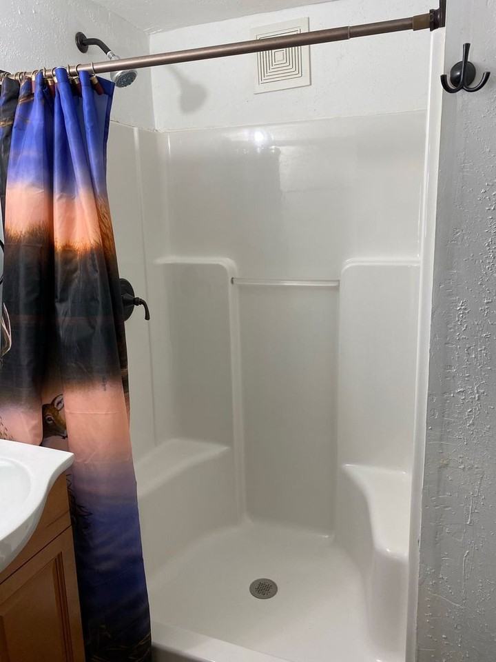 266 Chellis St - Photo 6 of 13