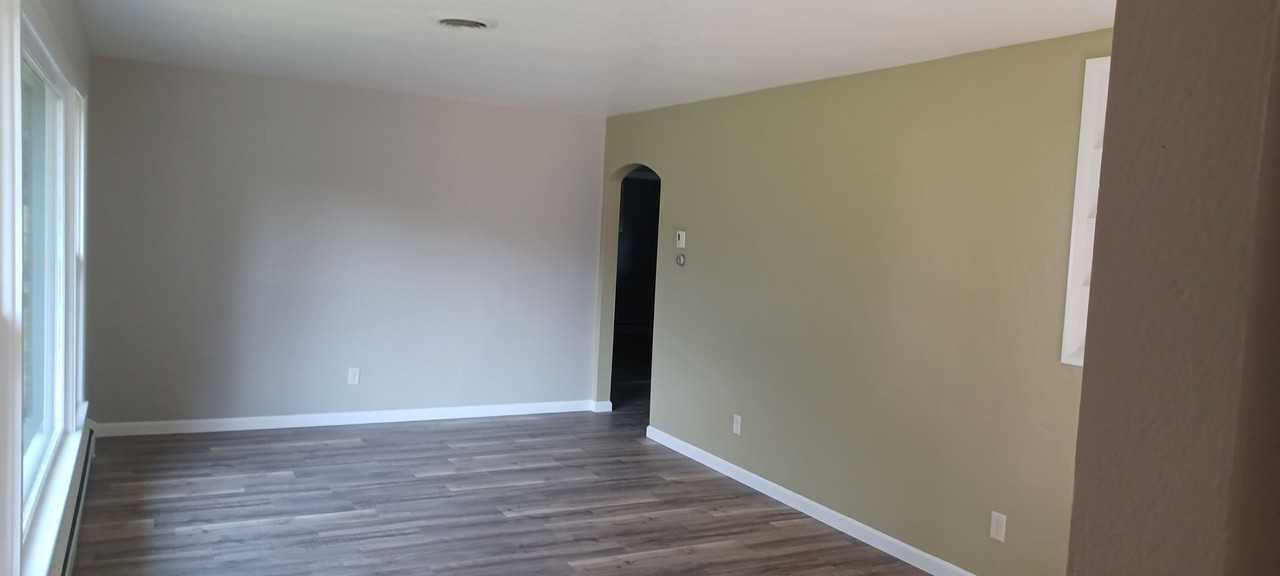 327 E Main St - Photo 3 of 21