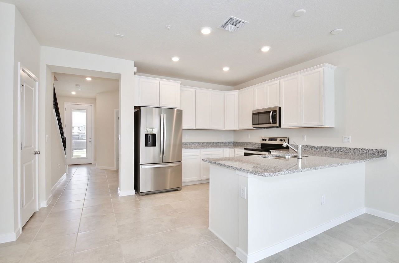 5586 Pineland Run - Photo 2 of 23