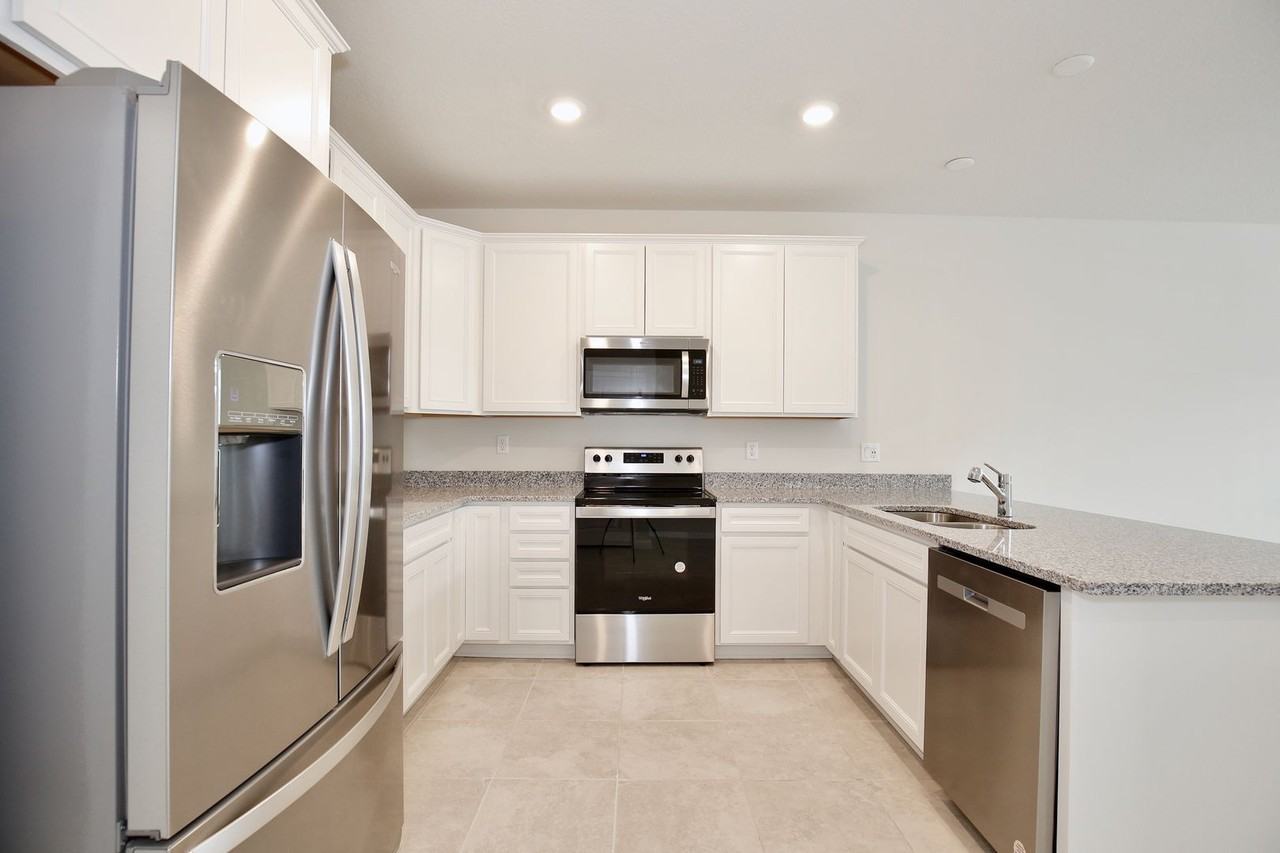 5586 Pineland Run - Photo 3 of 23