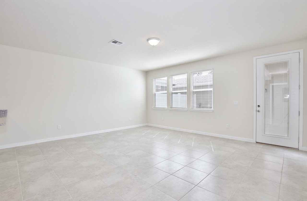 5586 Pineland Run - Photo 4 of 23