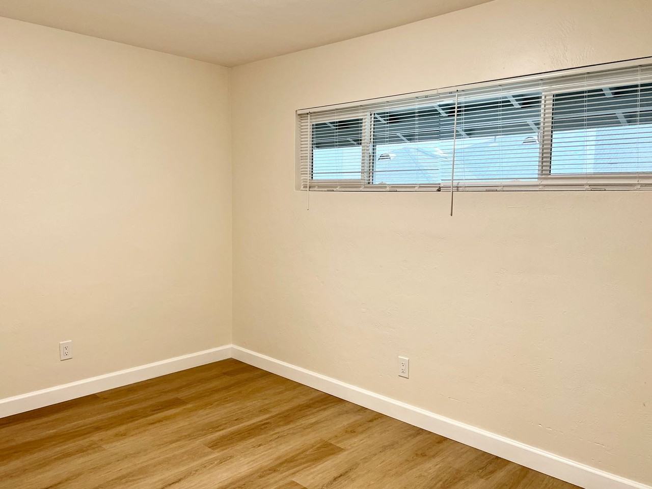 5840 Lauretta St - Photo 4 of 9