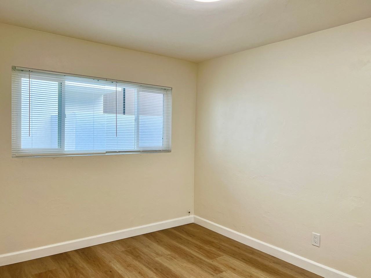 5840 Lauretta St - Photo 6 of 9
