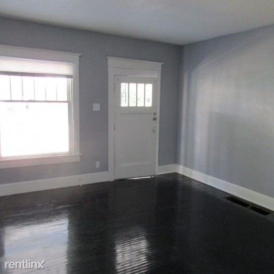 3132 N Broadway Ave - Photo 2 of 13