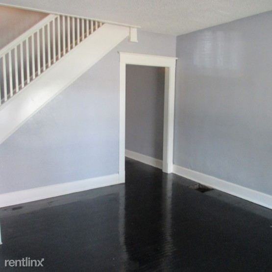 3132 N Broadway Ave - Photo 3 of 13