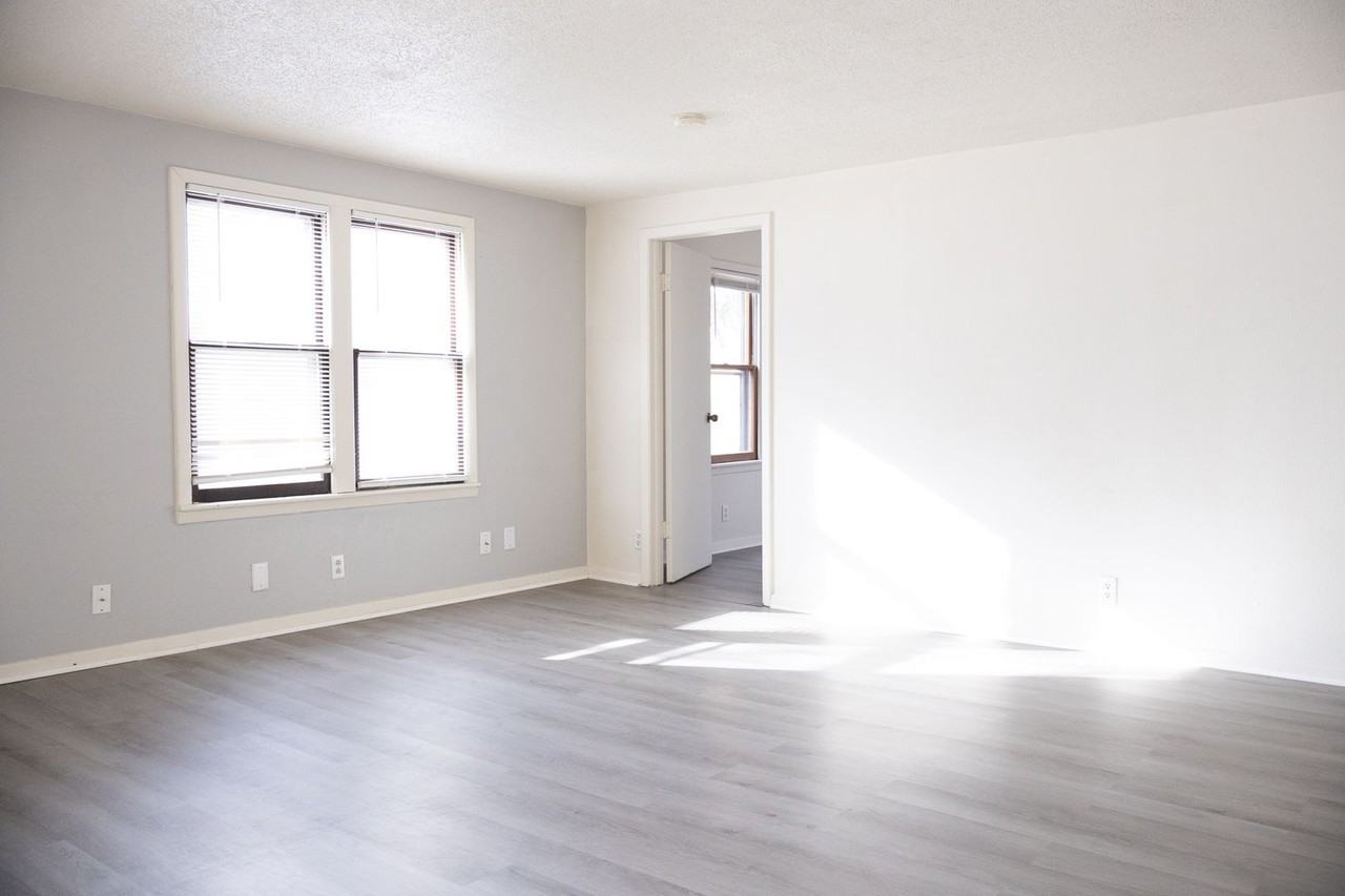 329 N Knight St - Photo 3 of 25