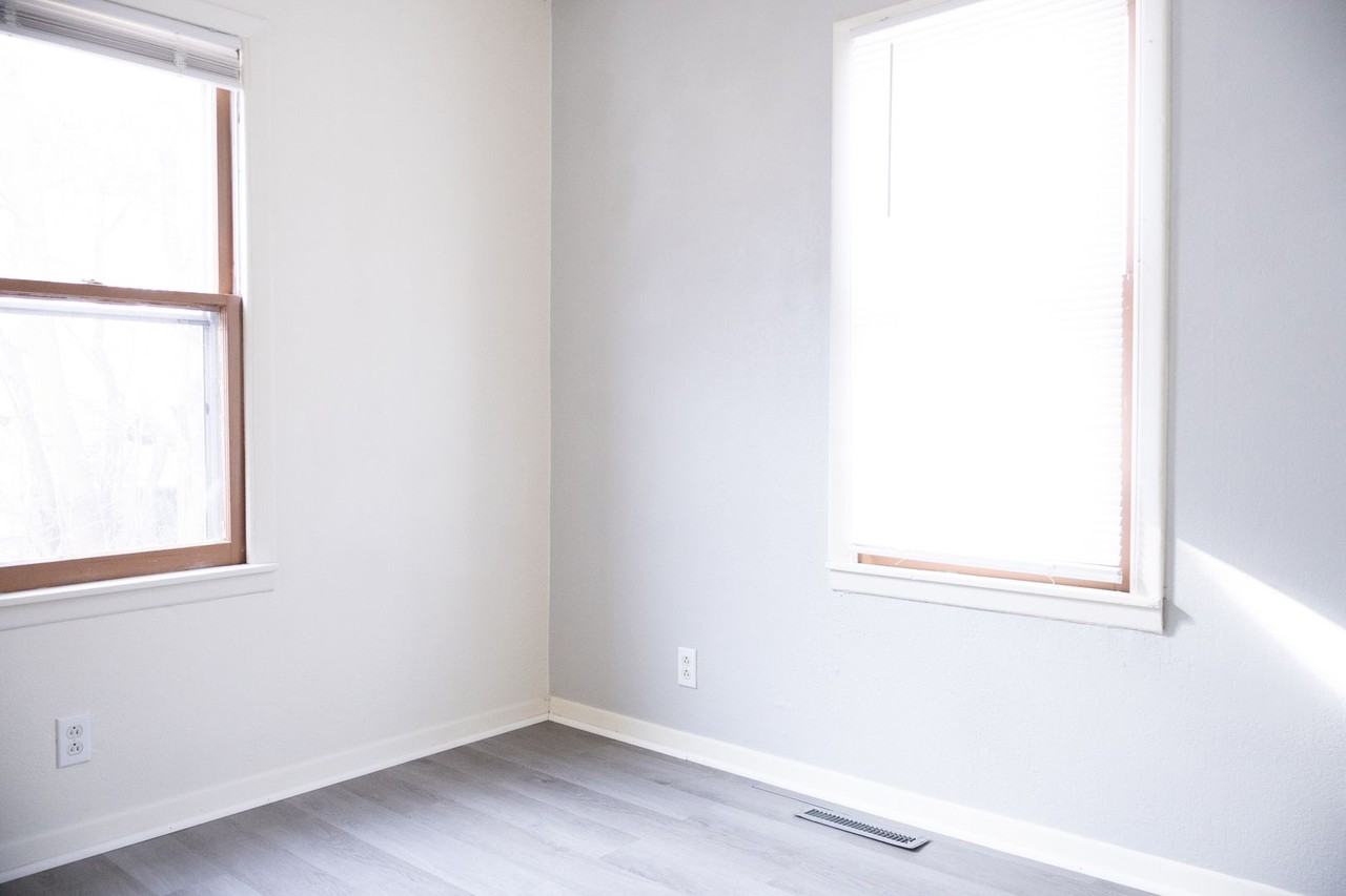 329 N Knight St - Photo 7 of 25