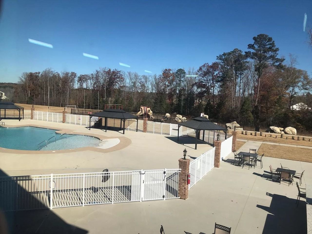 2252 Kasota Ln - Photo 2 of 13